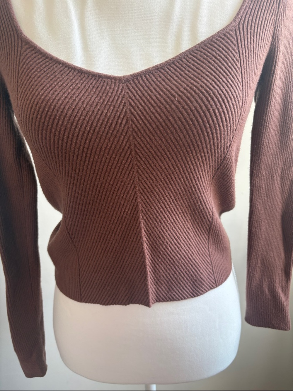Abercrombie & Fitch Brown Ribbed V-Neck Sweater - Picture 2 of 4